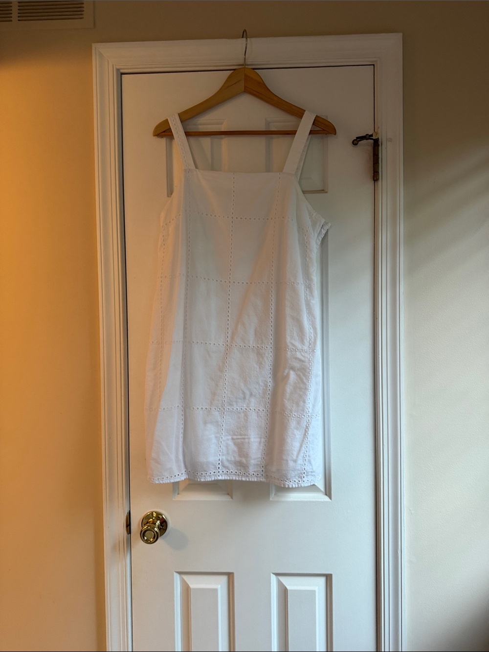 Banana Republic White Eyelet Cotton Chemise